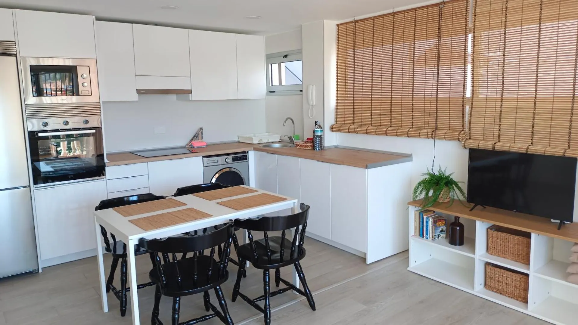 Apartamento Tajinaste Con Vistas Al Mar Y La Montana Y Wifi Gratis Los Realejos