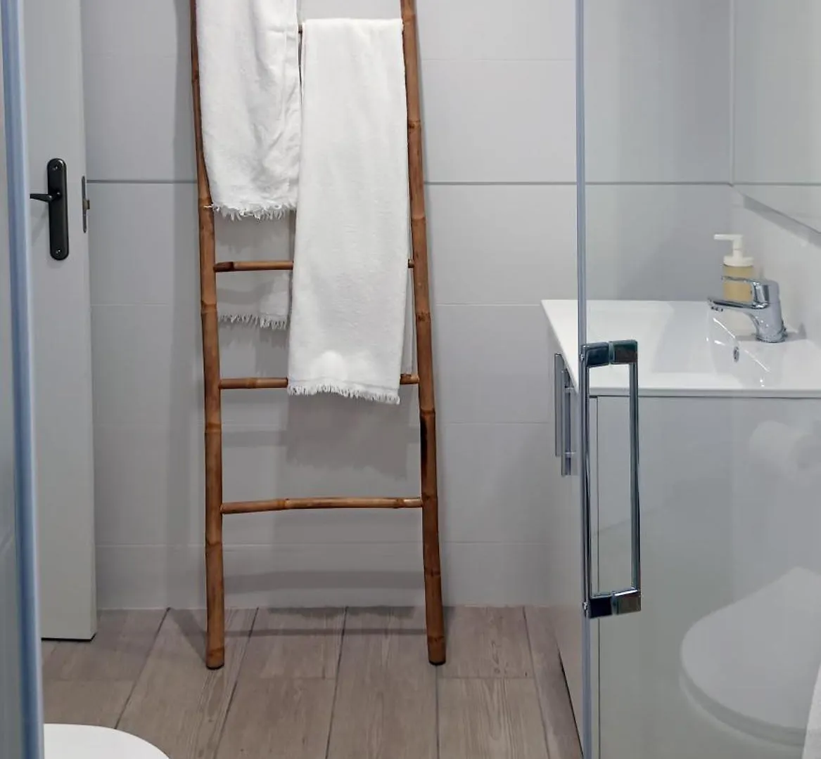 Apartamento Tajinaste Con Vistas Al Mar Y La Montana Y Wifi Gratis 洛斯雷尔雷赫斯 0*,  西班牙